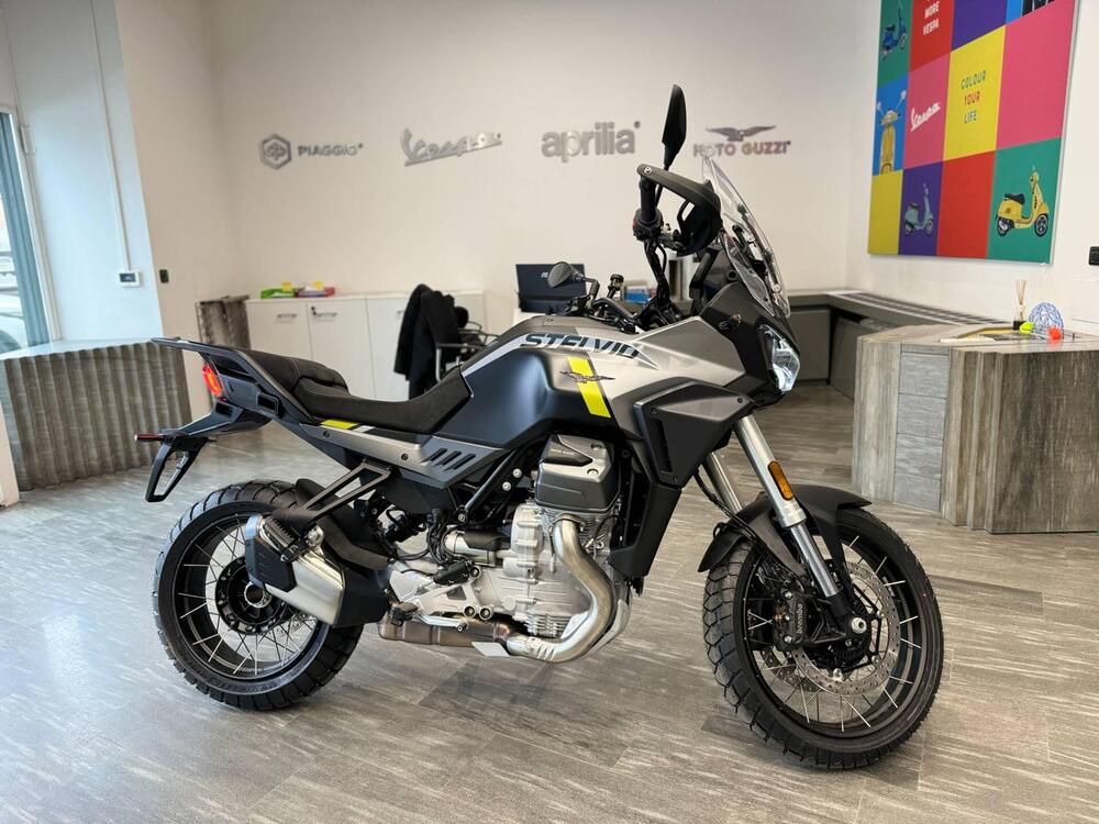 Moto Guzzi Stelvio (2024 - 25)