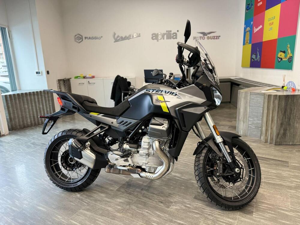 Moto Guzzi Stelvio (2024 - 25) (6)