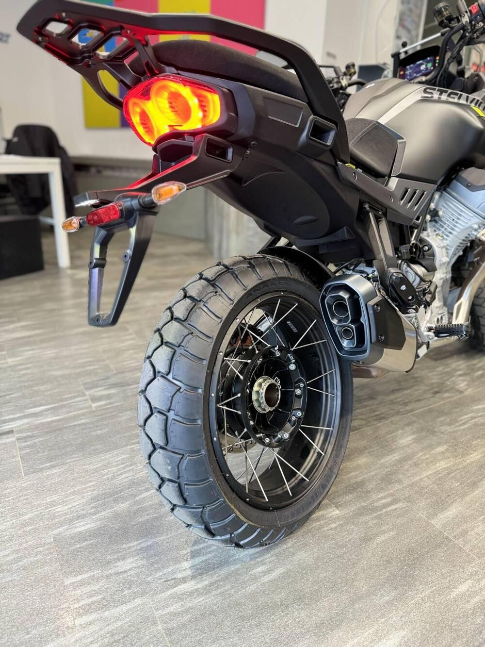 Moto Guzzi Stelvio (2024 - 25) (10)