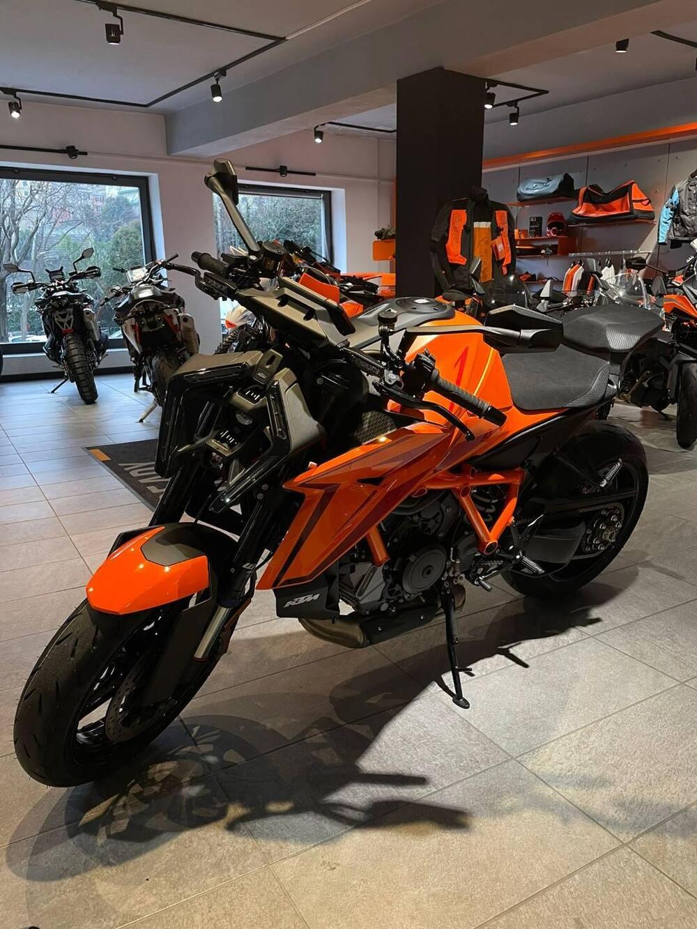 KTM 1390 Super Duke R (2024 - 26) (2)