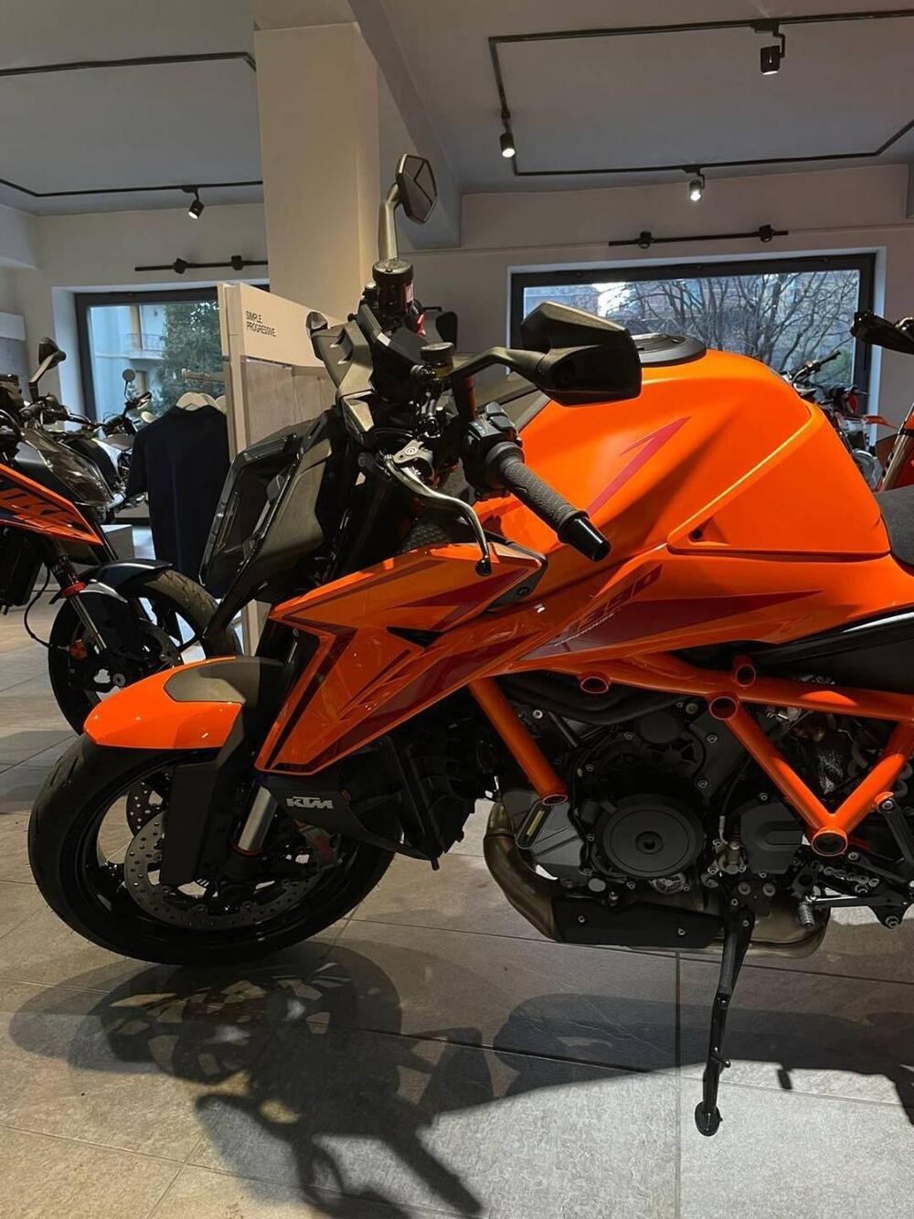 KTM 1390 Super Duke R (2024 - 26) (4)