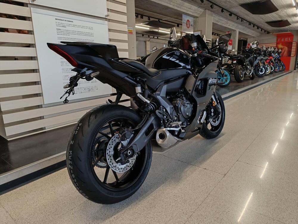 Yamaha YZF R7 (2021 - 25) (3)