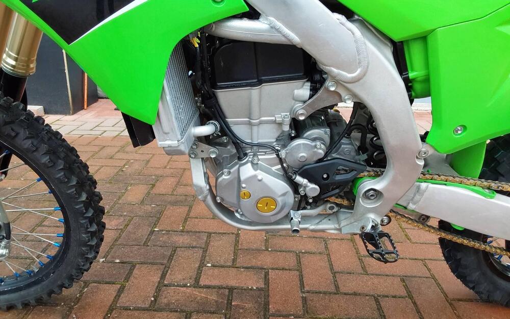Kawasaki KX 450 F (2023) (7)