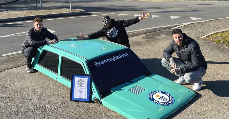 La &quot;mezza Panda&quot; dei Carmagheddon vince il Guinness World Record: &egrave; l&#039;auto pi&ugrave; bassa al mondo