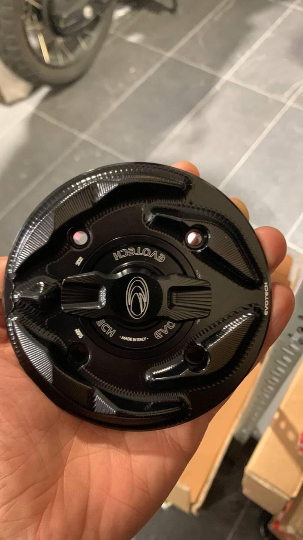 Tappo serbatoio benzina RSV4 Evotech