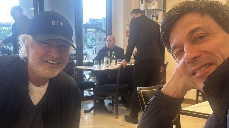 F1. Colazione o trattative Alonso-Mercedes? La foto di Briatore e Toto Wolff