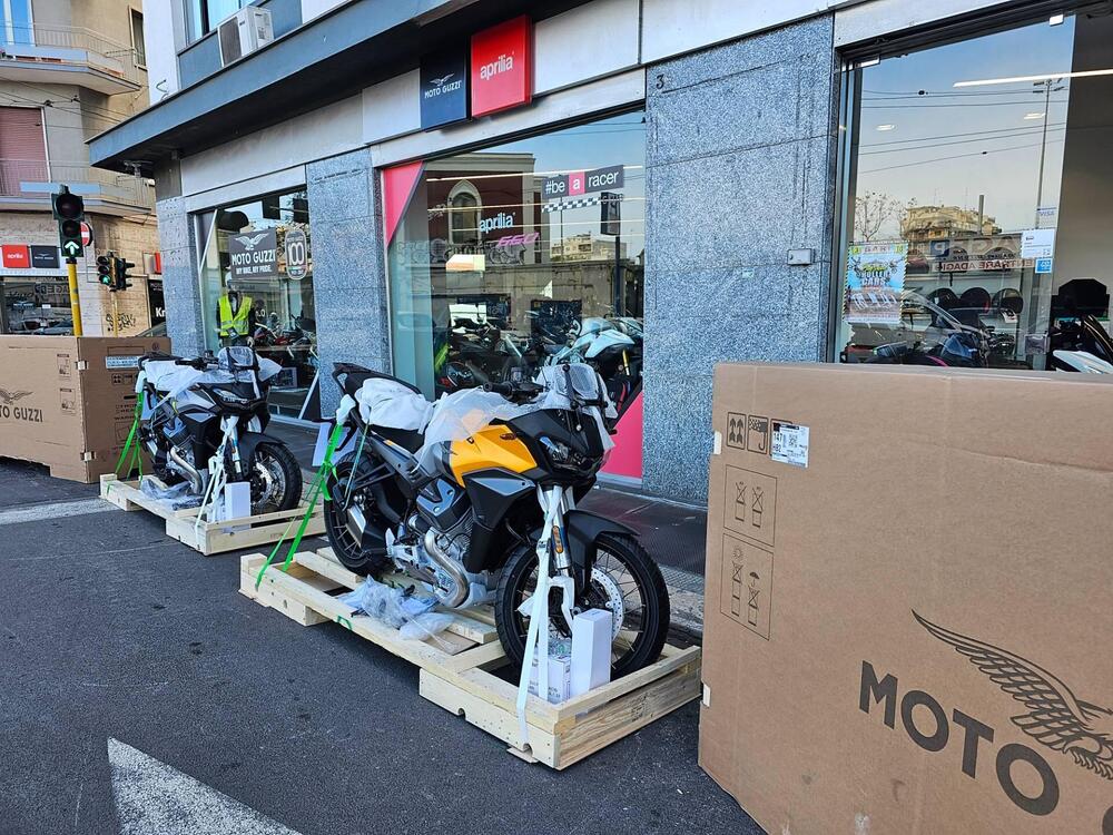 Moto Guzzi Stelvio (2024 - 25) (2)