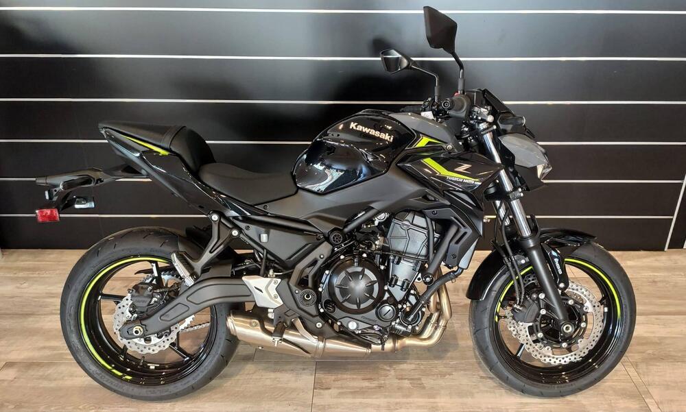 Kawasaki Z 650 (2025 - 26) (2)