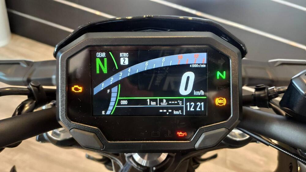 Kawasaki Z 650 (2025 - 26) (12)