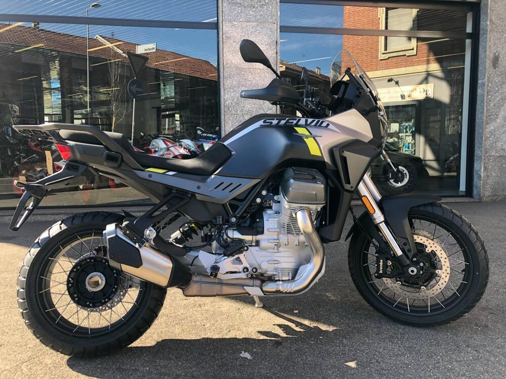 Moto Guzzi Stelvio (2024 - 25) (2)