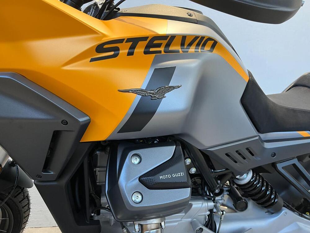 Moto Guzzi Stelvio (2024 - 26) (3)