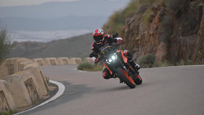 KTM Duke 390: cambia tutto tranne il nome [ VIDEO e GALLERY]