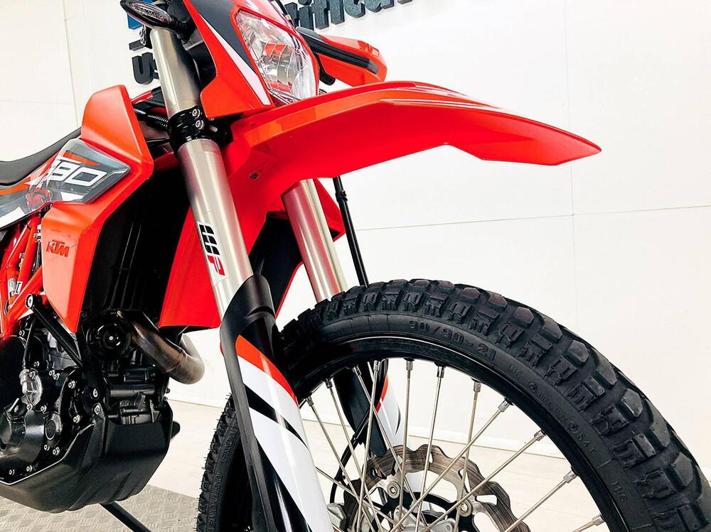 KTM 690 Enduro R (2022 - 25) (12)