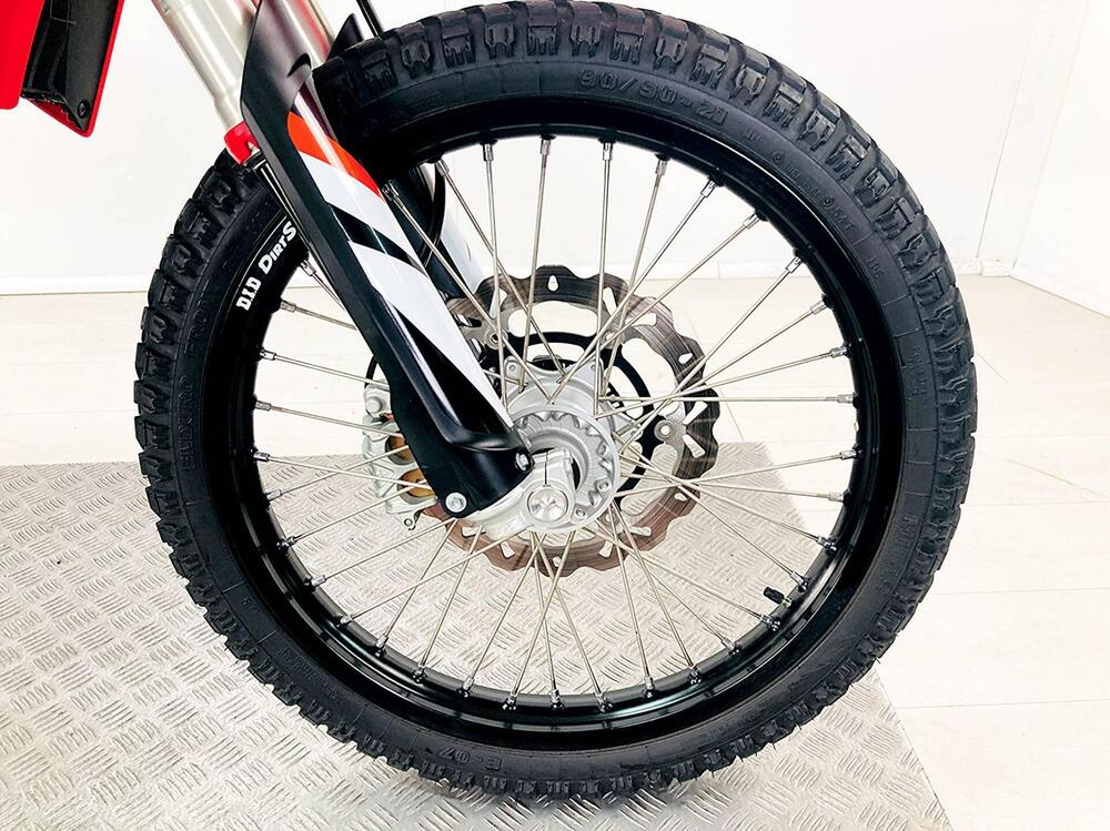 KTM 690 Enduro R (2022 - 25) (13)