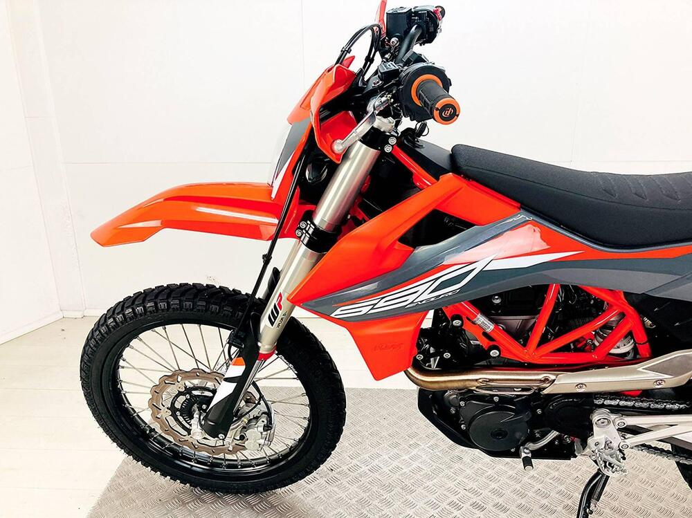 KTM 690 Enduro R (2022 - 25) (14)