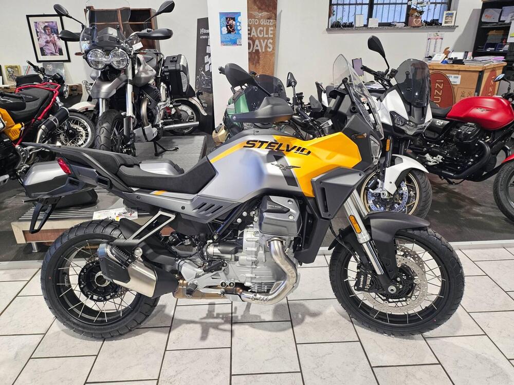 Moto Guzzi Stelvio (2024 - 25) (2)