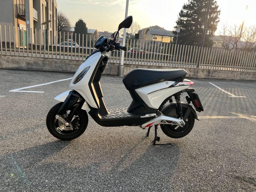 Piaggio 1 Active (2022 - 25) (4)