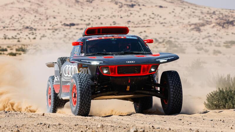 Audi alla Dakar 2024: l&#039;elettrico che vince nei Raid fa scuola per i modelli stradali