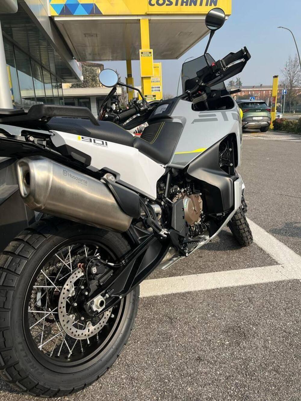 Husqvarna Norden 901 (2022 - 26) (3)