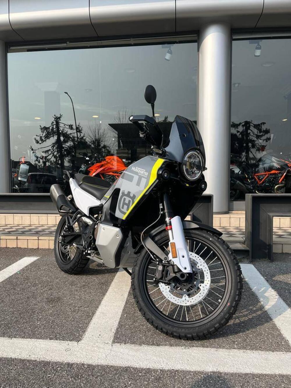 Husqvarna Norden 901 (2022 - 26) (2)