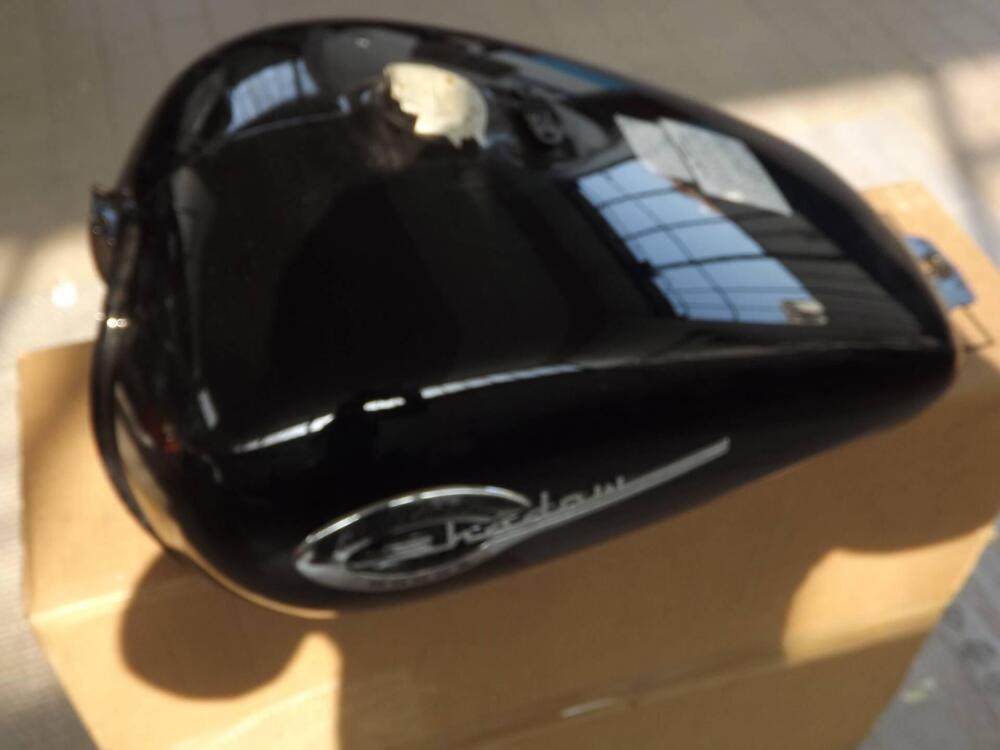 Serbatoio vt 750 Honda (4)