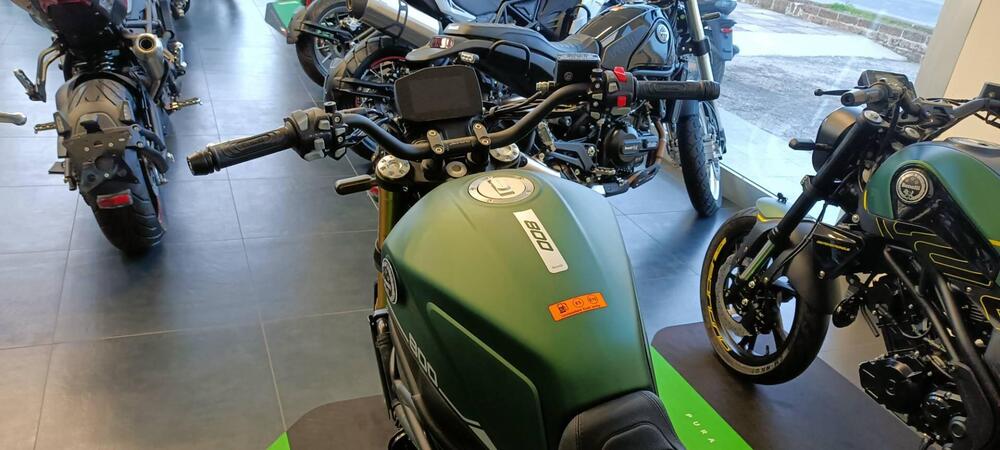 Benelli Leoncino 800 (2022 - 25)