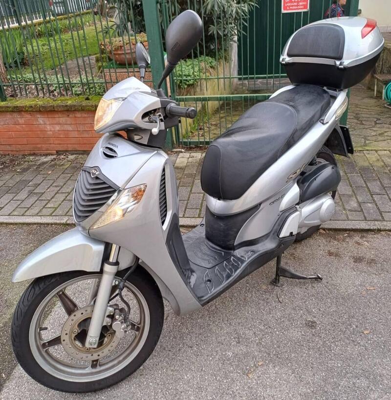 Honda SH 150i (2005 - 08) (2)