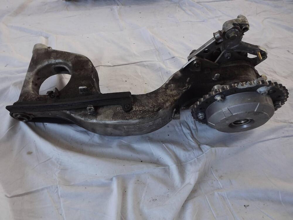 forcellone vfr 750 Honda (2)