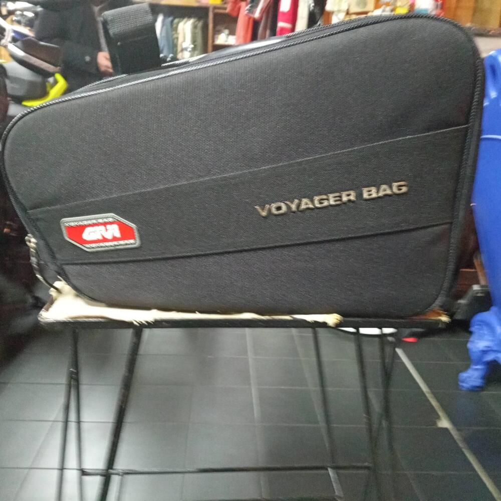Borse laterali semirigide GIVI Voyager (4)