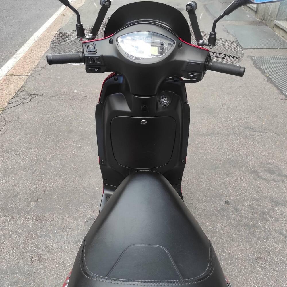 Peugeot Tweet 125i Active (2021 - 25) (15)