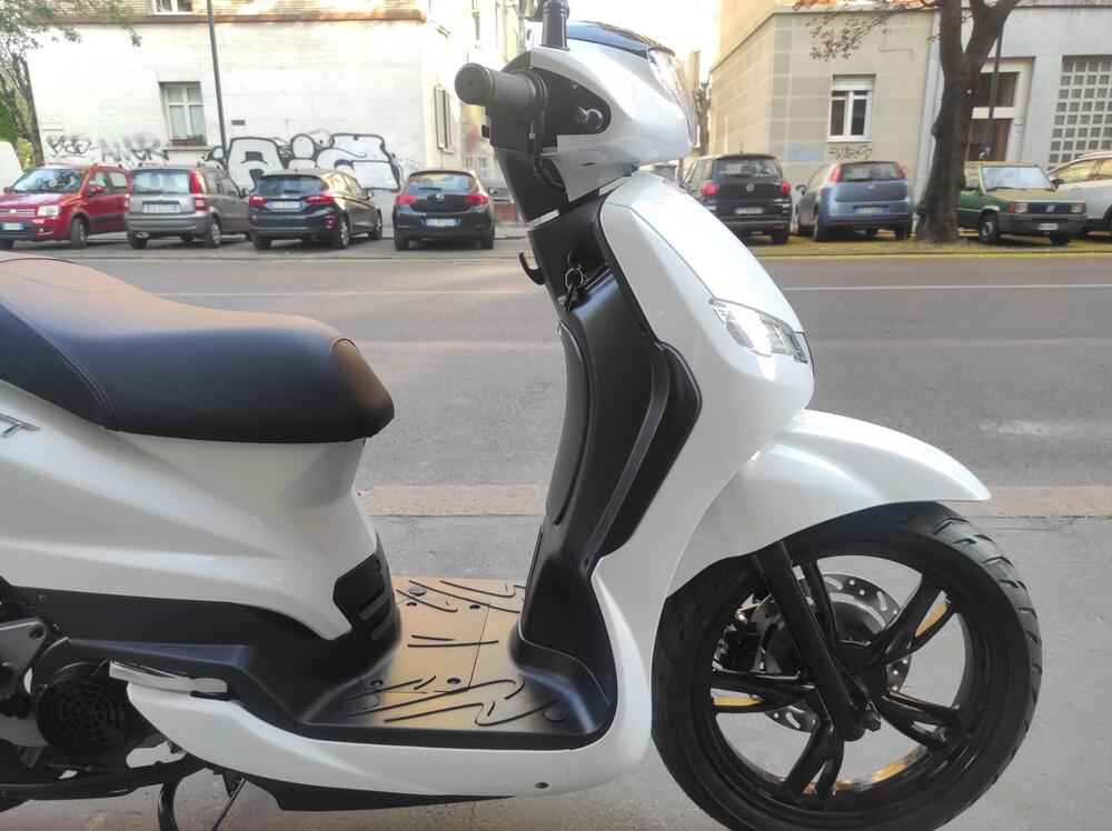 Peugeot Tweet 125i Active (2021 - 25) (7)