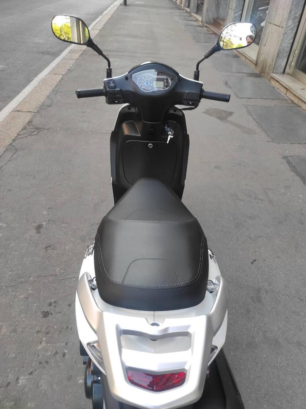 Peugeot Tweet 125i Active (2021 - 25) (13)