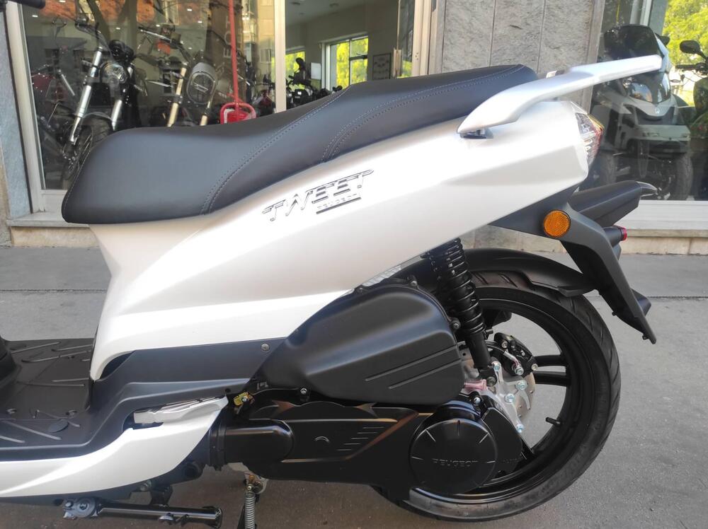 Peugeot Tweet 125i Active (2021 - 25) (10)
