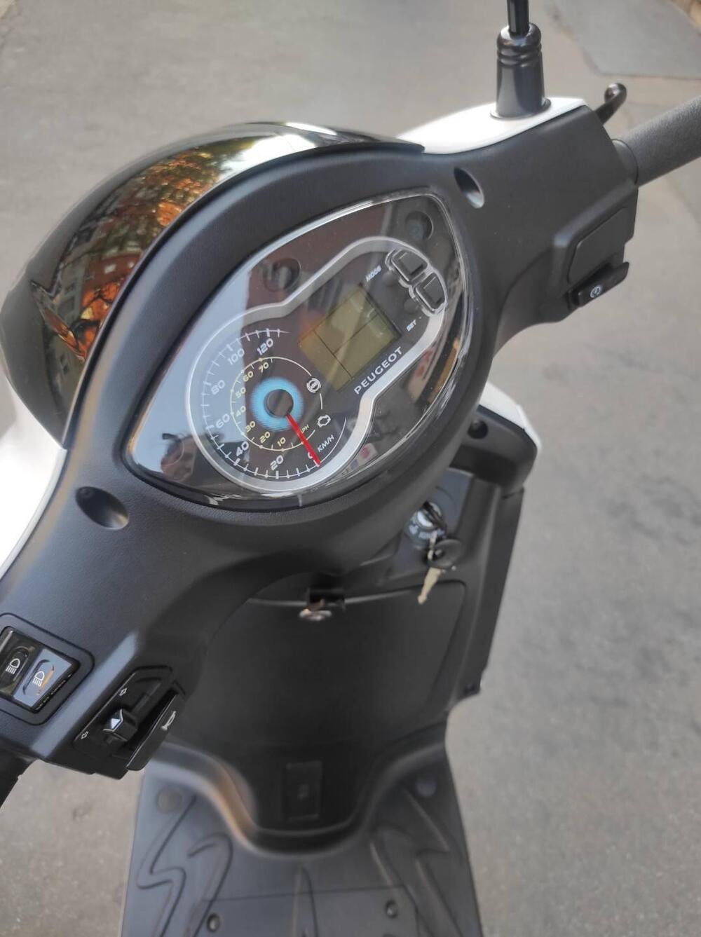 Peugeot Tweet 125i Active (2021 - 25) (16)