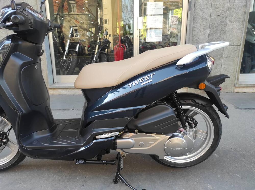 Peugeot Tweet 125i Active (2021 - 25) (7)