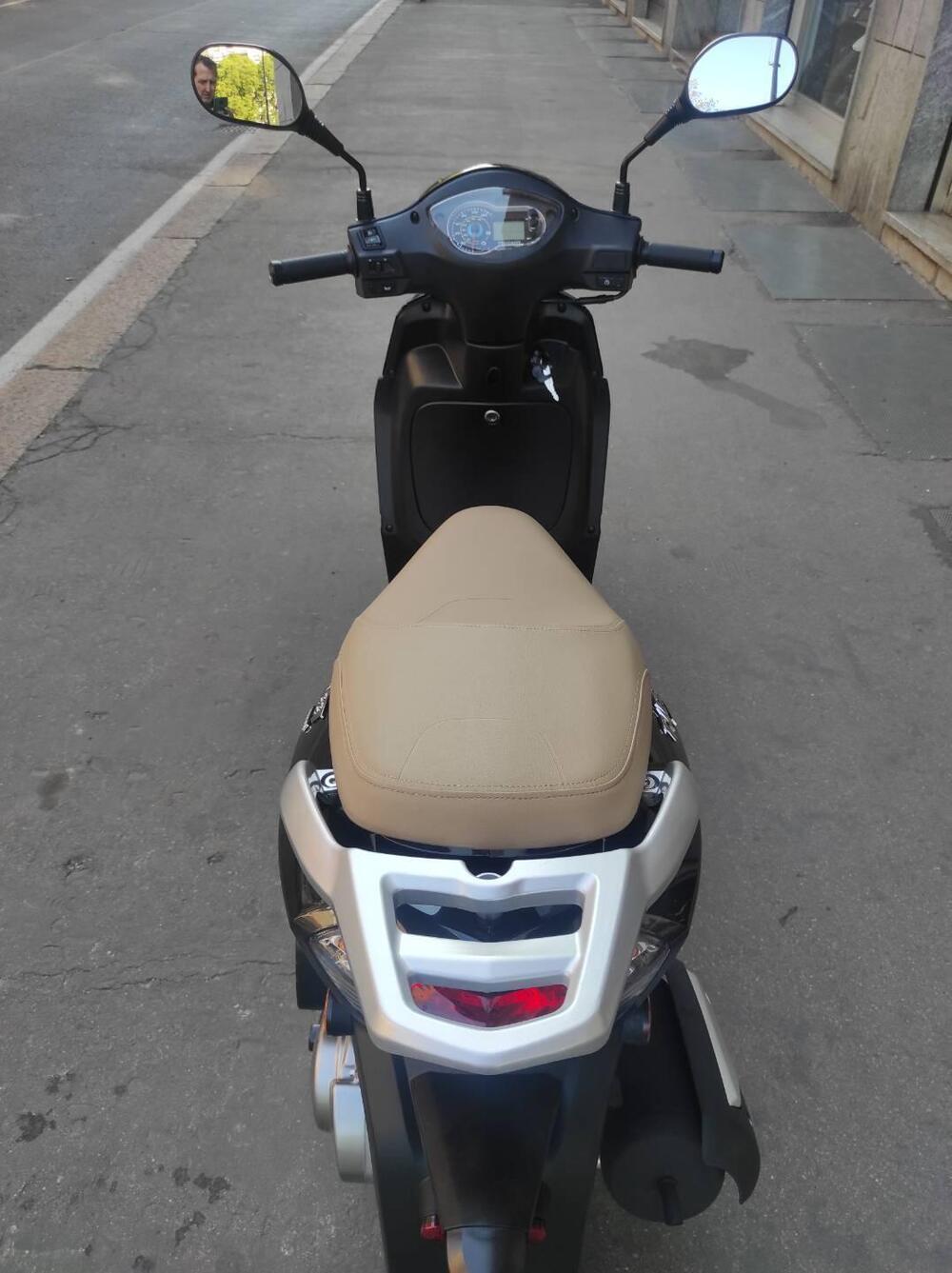 Peugeot Tweet 125i Active (2021 - 25) (12)