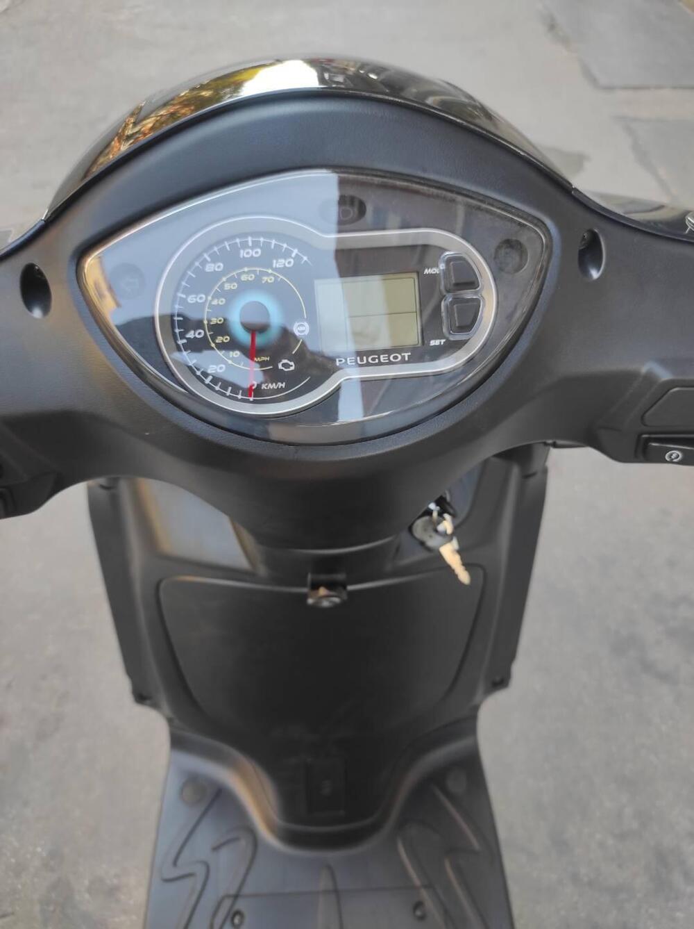 Peugeot Tweet 125i Active (2021 - 25) (13)