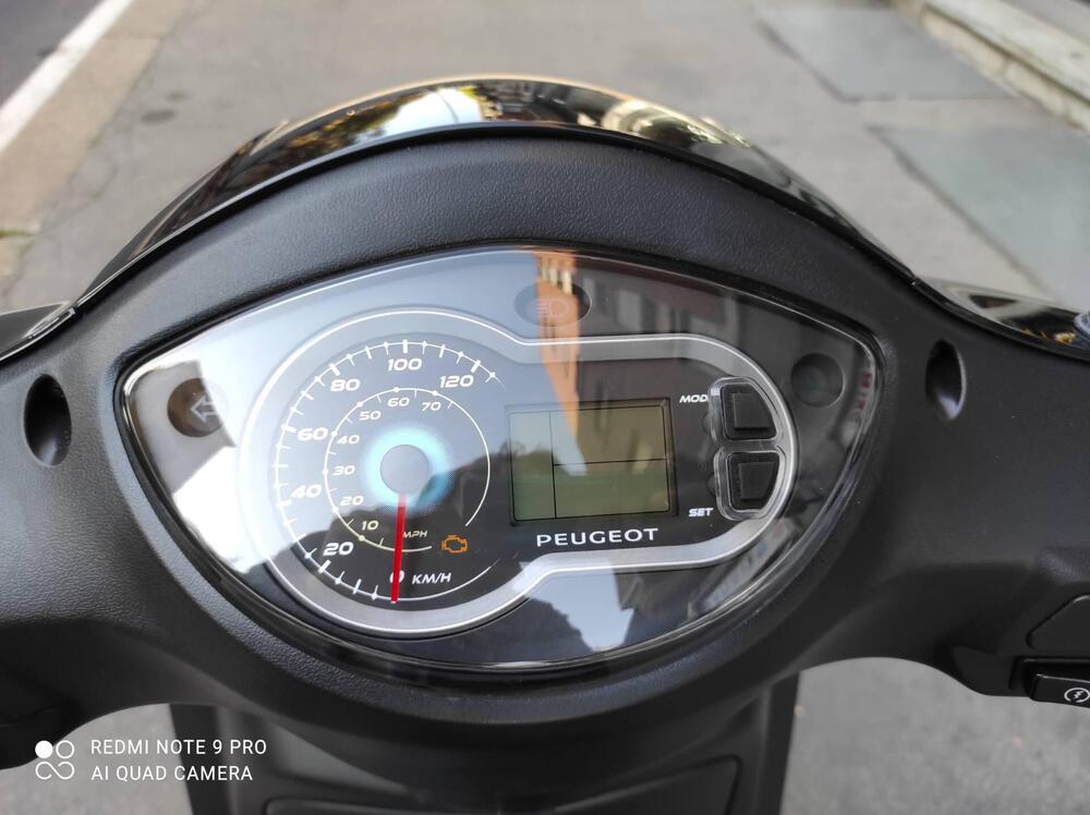Peugeot Tweet 125i Active (2021 - 25) (11)