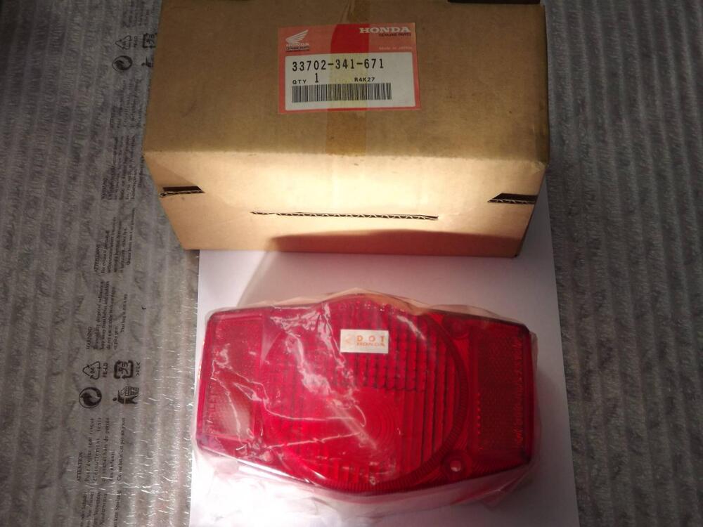 GEMME FANALE posteriore originali suzuki (8)