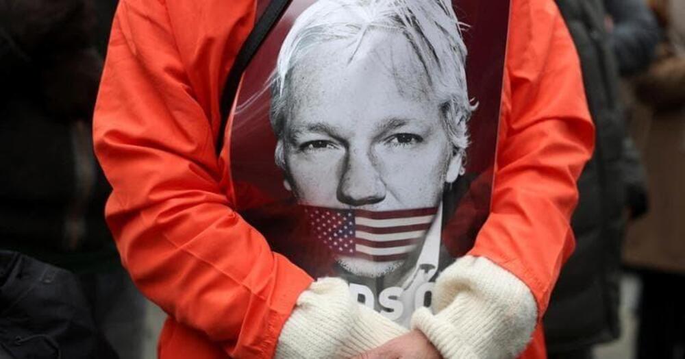 Ok, ma chi caz*o &egrave; Stefania Maurizi, la reporter di WikiLeaks che si batte per Julian Assange e la libert&agrave; di stampa?