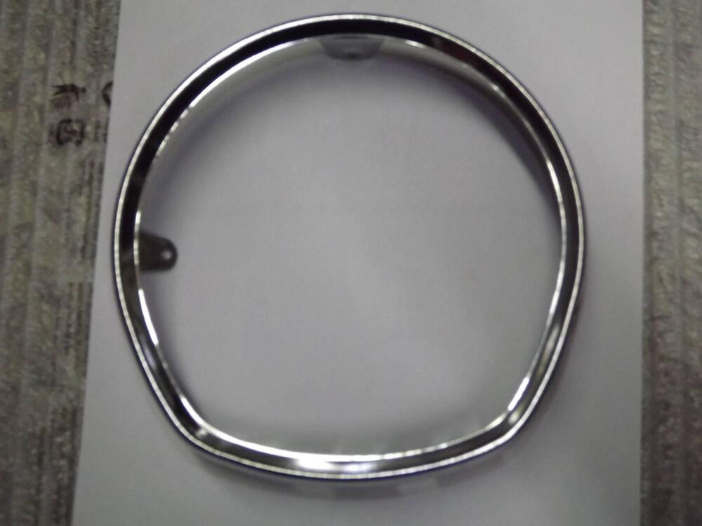 CORNICI GRUPPO OTTICO GT380\550 Suzuki (4)