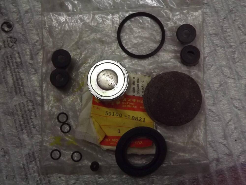 kit revisione pinza freno anteriore SUZUKI 380