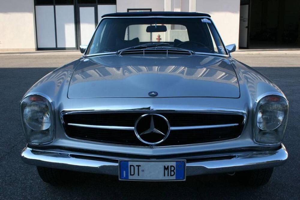Mercedes-Benz 280 SL pagoda d'epoca a Mantova (2)