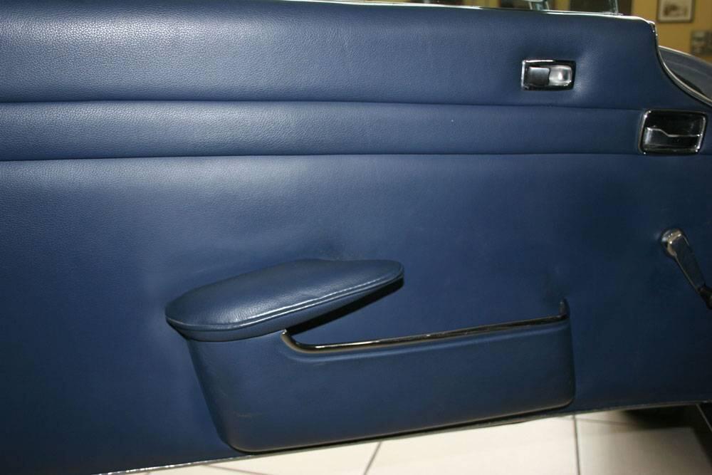 Mercedes-Benz 280 SL pagoda d'epoca a Mantova (13)