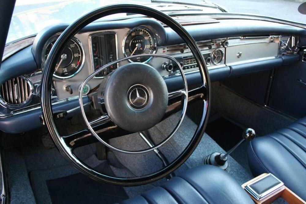 Mercedes-Benz 280 SL pagoda d'epoca a Mantova (16)
