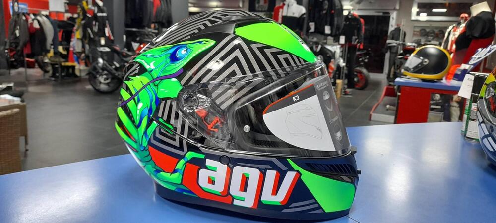 CASCO INTEGRALE K3 E2206 - KAMALEON BLACK/RED/GREE Agv