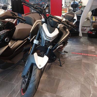 CFMOTO 450NK (2023 - 25) nuova