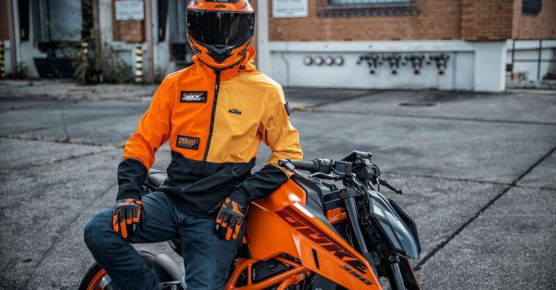 KTM presenta la collezione abbigliamento e accessori dedicata alla Duke