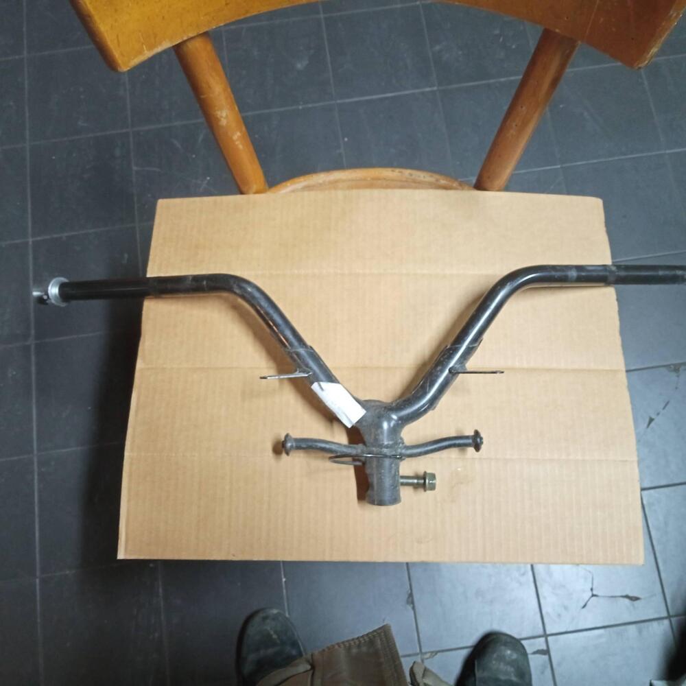 Manubrio Kymco Downtown 125 (2)