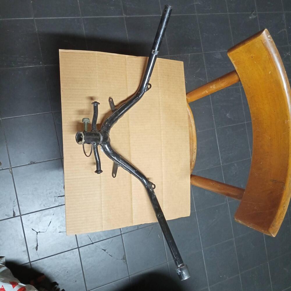 Manubrio Kymco Downtown 125 (3)